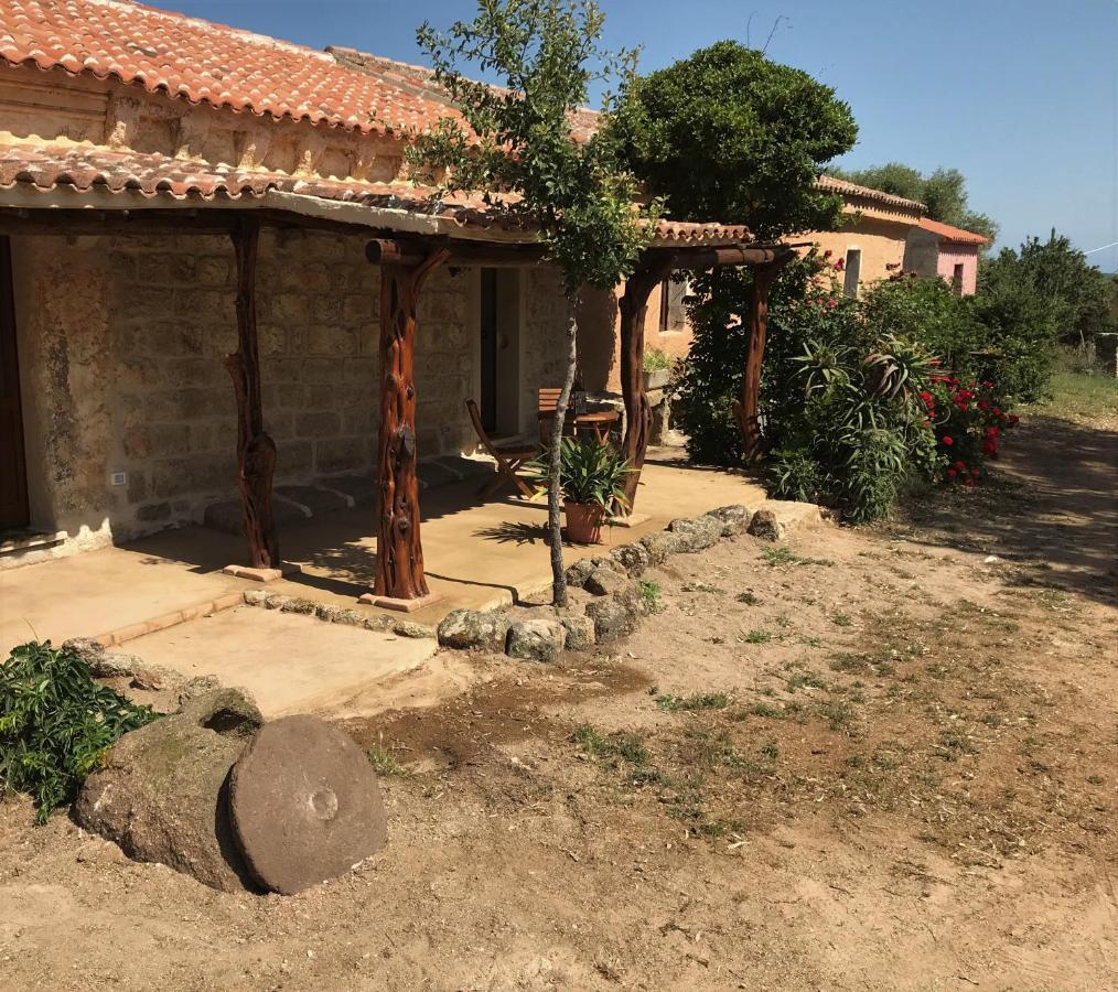 Li Casacci Bed & Breakfast Arzachena Exterior photo